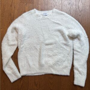 Aritzia Sunday Best Cozy Soft White Crew Neck Sweater 100% Nylon